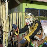 Menguak Pesona Wayang Topeng: Jejak Mistis dan Estetika dari Cirebon hingga Malang